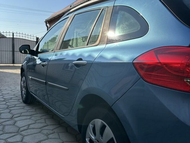 Синий Рено Клио, объемом двигателя 1.5 л и пробегом 280 тыс. км за 5401 $, фото 9 на Automoto.ua