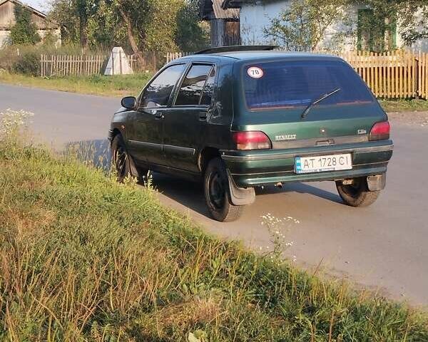 Зеленый Рено Клио, объемом двигателя 1.39 л и пробегом 230 тыс. км за 1300 $, фото 1 на Automoto.ua
