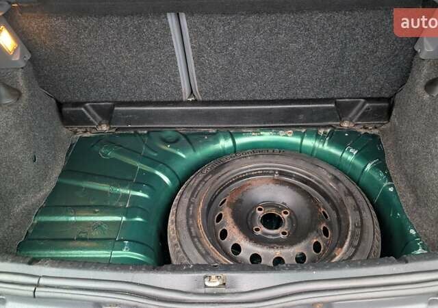 Зеленый Рено Клио, объемом двигателя 1.15 л и пробегом 187 тыс. км за 2500 $, фото 11 на Automoto.ua