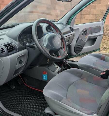 Зеленый Рено Клио, объемом двигателя 1.15 л и пробегом 187 тыс. км за 2500 $, фото 4 на Automoto.ua