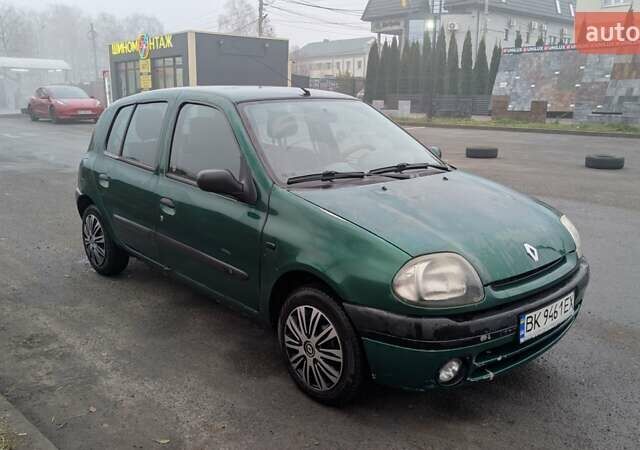 Зеленый Рено Клио, объемом двигателя 1.15 л и пробегом 187 тыс. км за 2500 $, фото 1 на Automoto.ua