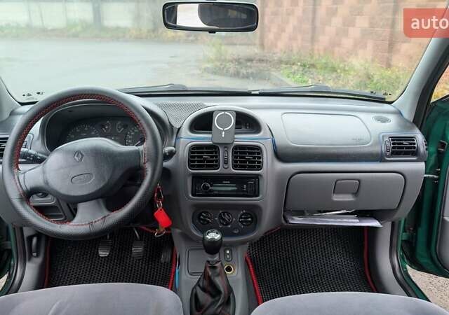 Зеленый Рено Клио, объемом двигателя 1.15 л и пробегом 187 тыс. км за 2500 $, фото 8 на Automoto.ua