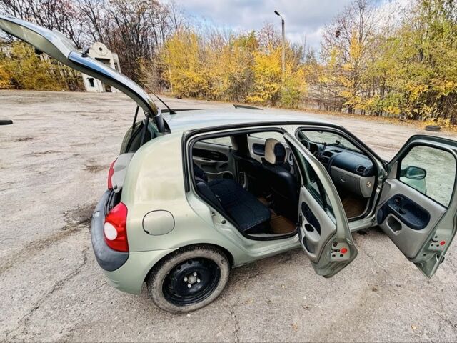 Зелений Рено Кліо, об'ємом двигуна 1.4 л та пробігом 199 тис. км за 4000 $, фото 1 на Automoto.ua