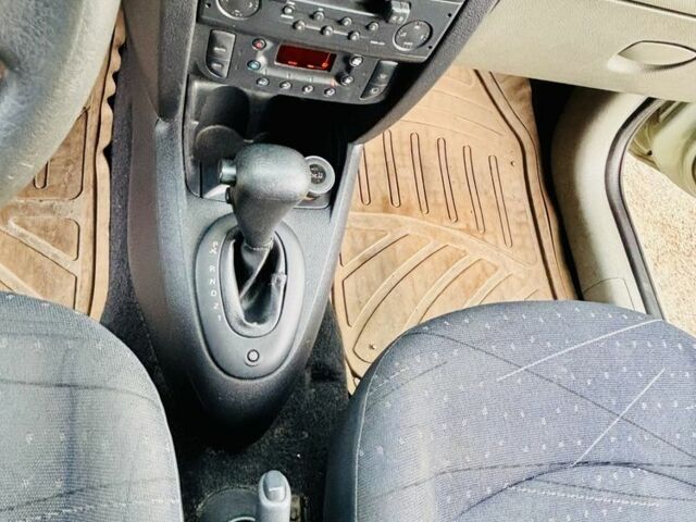 Зелений Рено Кліо, об'ємом двигуна 1.4 л та пробігом 199 тис. км за 4000 $, фото 4 на Automoto.ua