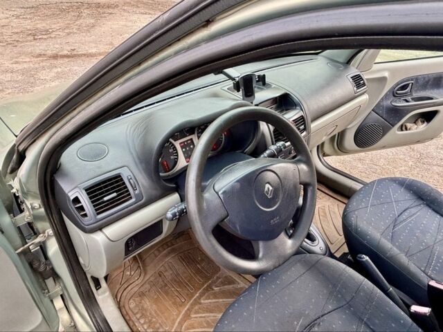 Зелений Рено Кліо, об'ємом двигуна 1.4 л та пробігом 199 тис. км за 4000 $, фото 3 на Automoto.ua