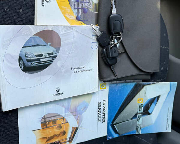 Зелений Рено Кліо, об'ємом двигуна 1.39 л та пробігом 156 тис. км за 3950 $, фото 32 на Automoto.ua