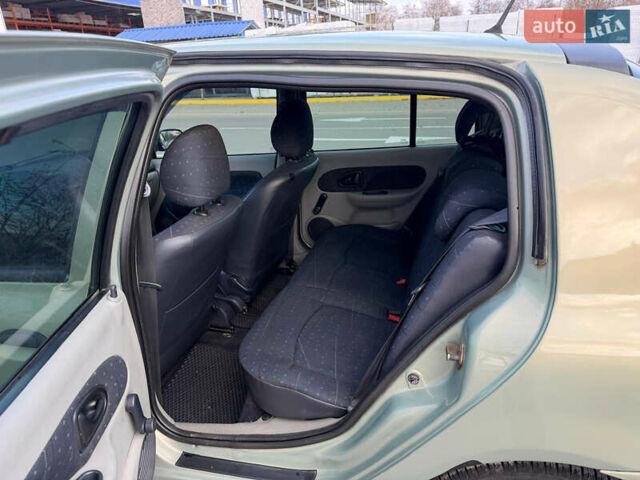 Зелений Рено Кліо, об'ємом двигуна 1.39 л та пробігом 156 тис. км за 3950 $, фото 23 на Automoto.ua