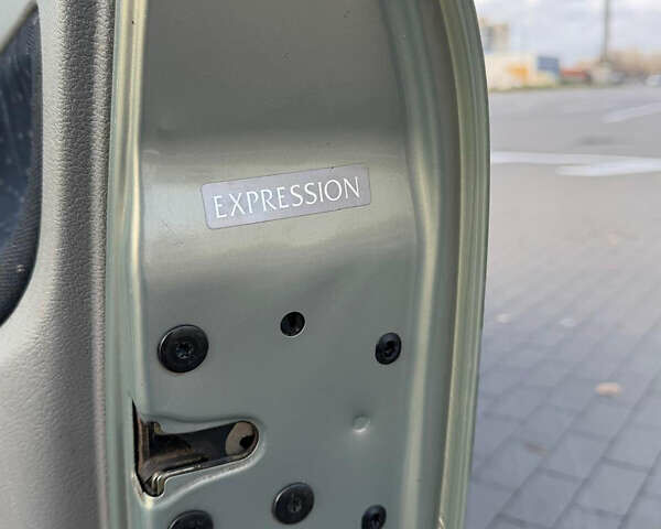 Зелений Рено Кліо, об'ємом двигуна 1.39 л та пробігом 156 тис. км за 3950 $, фото 13 на Automoto.ua