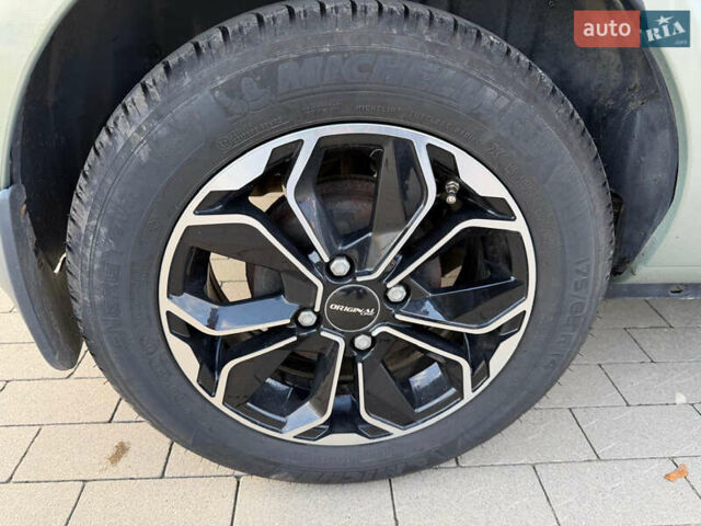 Зелений Рено Кліо, об'ємом двигуна 1.39 л та пробігом 156 тис. км за 3950 $, фото 18 на Automoto.ua