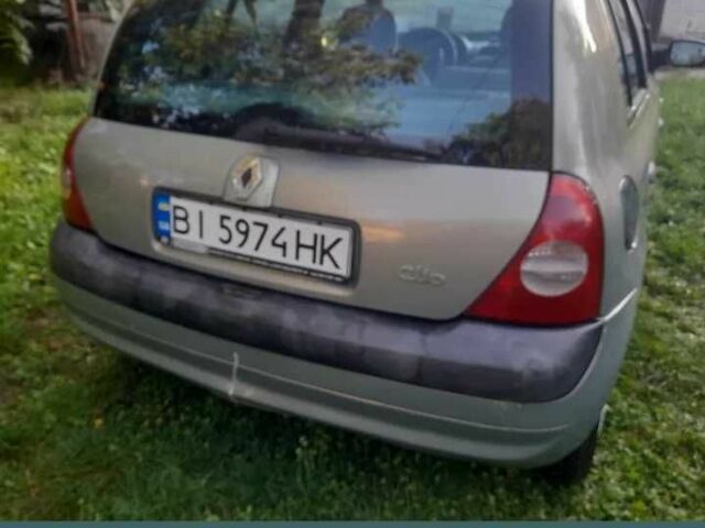 Зеленый Рено Клио, объемом двигателя 1.5 л и пробегом 290 тыс. км за 3200 $, фото 4 на Automoto.ua