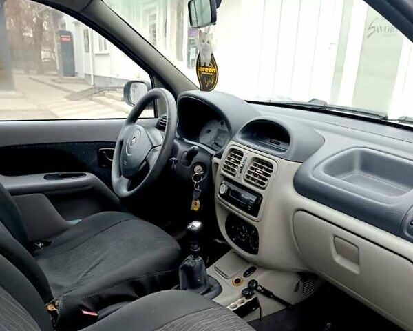 Зелений Рено Кліо, об'ємом двигуна 1.39 л та пробігом 258 тис. км за 2700 $, фото 3 на Automoto.ua