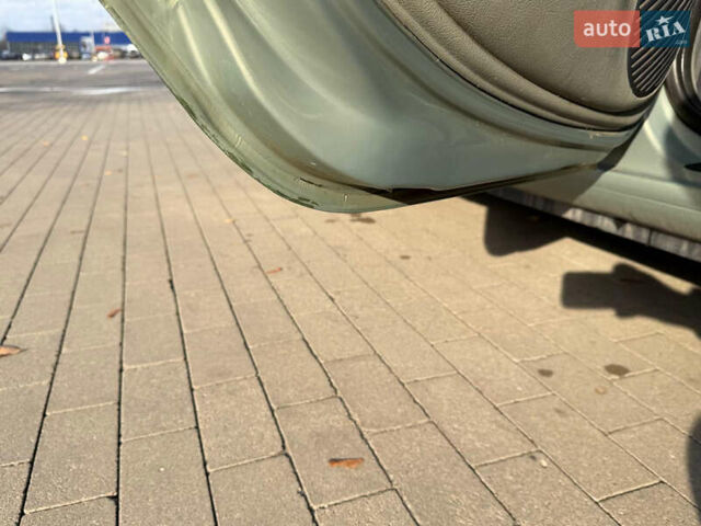 Зелений Рено Кліо, об'ємом двигуна 1.39 л та пробігом 156 тис. км за 3950 $, фото 17 на Automoto.ua