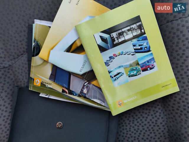 Зеленый Рено Клио, объемом двигателя 1.15 л и пробегом 150 тыс. км за 3999 $, фото 3 на Automoto.ua