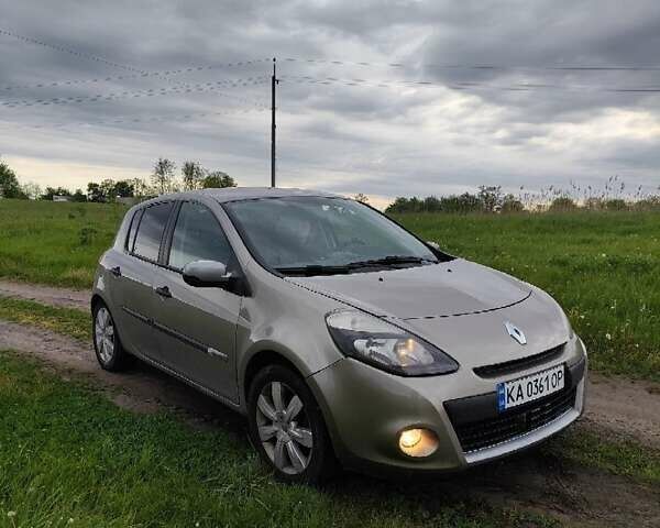 Зелений Рено Кліо, об'ємом двигуна 1.5 л та пробігом 290 тис. км за 4899 $, фото 7 на Automoto.ua