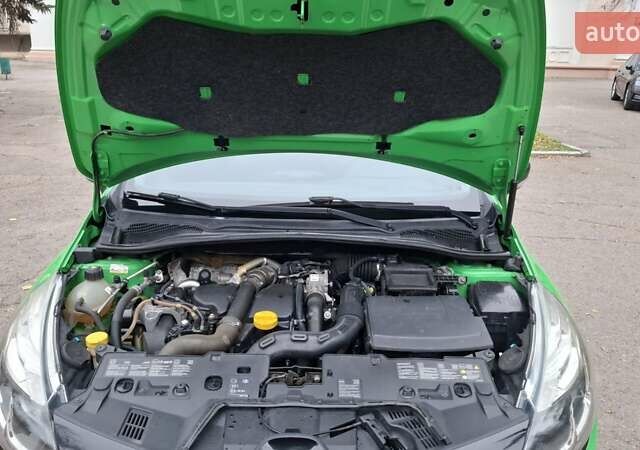 Зеленый Рено Клио, объемом двигателя 1.46 л и пробегом 250 тыс. км за 6750 $, фото 24 на Automoto.ua