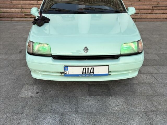 Зелений Рено Кліо, об'ємом двигуна 1.9 л та пробігом 1 тис. км за 2200 $, фото 4 на Automoto.ua