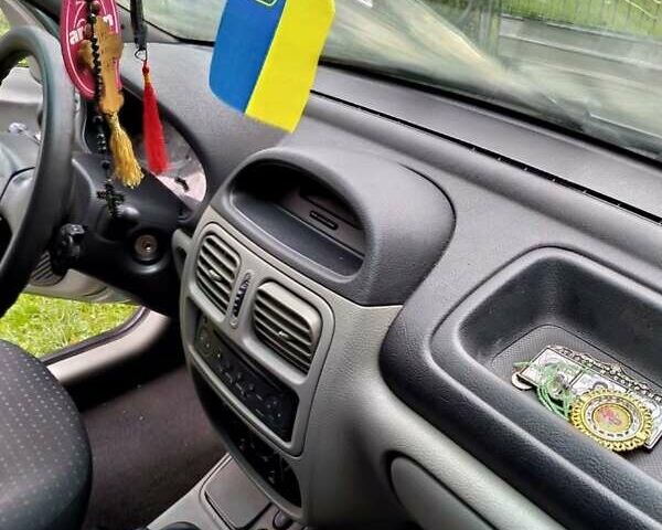 Зеленый Рено Клио, объемом двигателя 1.4 л и пробегом 200 тыс. км за 3500 $, фото 4 на Automoto.ua