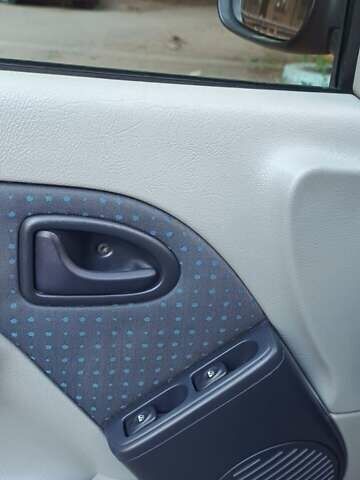 Зеленый Рено Клио, объемом двигателя 1.4 л и пробегом 93 тыс. км за 4300 $, фото 6 на Automoto.ua