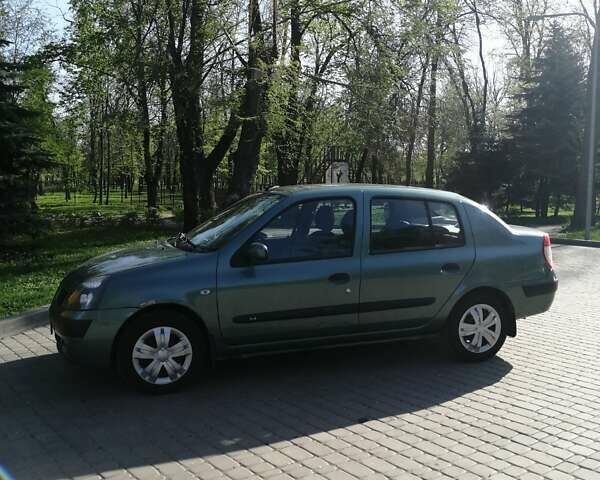 Зеленый Рено Клио, объемом двигателя 1.4 л и пробегом 93 тыс. км за 4300 $, фото 1 на Automoto.ua