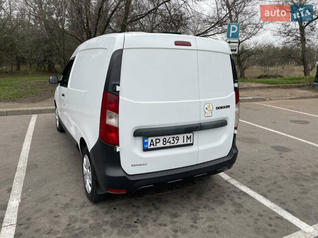Белый Рено Dokker, объемом двигателя 1.6 л и пробегом 305 тыс. км за 5550 $, фото 2 на Automoto.ua