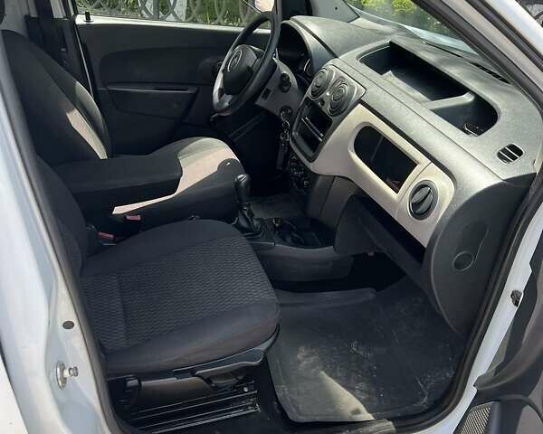 Білий Рено Dokker, об'ємом двигуна 1.5 л та пробігом 380 тис. км за 4300 $, фото 10 на Automoto.ua