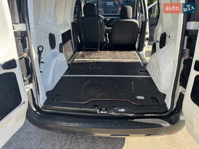 Белый Рено Dokker, объемом двигателя 1.46 л и пробегом 249 тыс. км за 7700 $, фото 4 на Automoto.ua