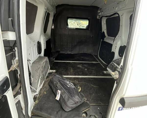 Белый Рено Dokker, объемом двигателя 1.46 л и пробегом 305 тыс. км за 5500 $, фото 4 на Automoto.ua