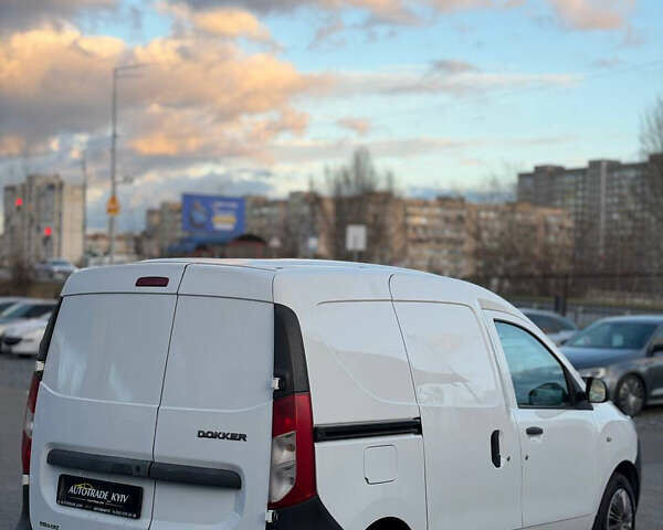 Белый Рено Dokker, объемом двигателя 1.6 л и пробегом 217 тыс. км за 7000 $, фото 5 на Automoto.ua