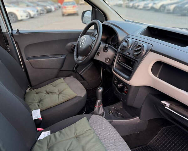 Белый Рено Dokker, объемом двигателя 1.6 л и пробегом 217 тыс. км за 7000 $, фото 7 на Automoto.ua