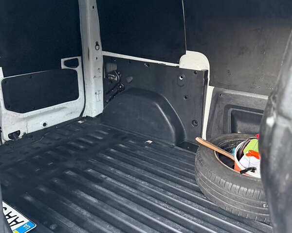 Белый Рено Dokker, объемом двигателя 1.6 л и пробегом 183 тыс. км за 8000 $, фото 8 на Automoto.ua