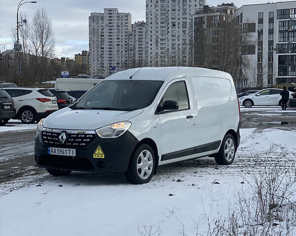 Білий Рено Dokker, об'ємом двигуна 1.6 л та пробігом 183 тис. км за 8000 $, фото 2 на Automoto.ua