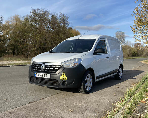 Белый Рено Dokker, объемом двигателя 1.6 л и пробегом 183 тыс. км за 8700 $, фото 1 на Automoto.ua