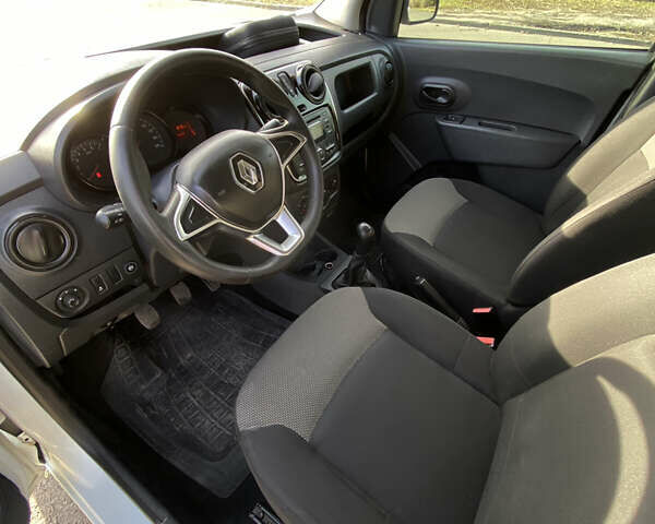 Белый Рено Dokker, объемом двигателя 1.6 л и пробегом 183 тыс. км за 8700 $, фото 5 на Automoto.ua