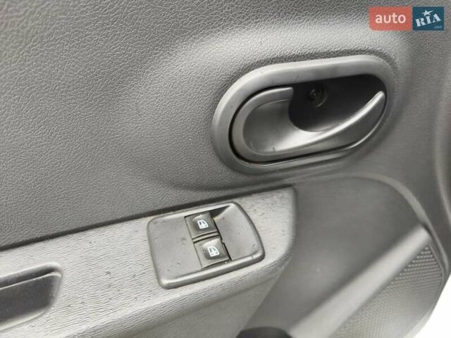 Білий Рено Dokker, об'ємом двигуна 1.6 л та пробігом 136 тис. км за 9200 $, фото 9 на Automoto.ua