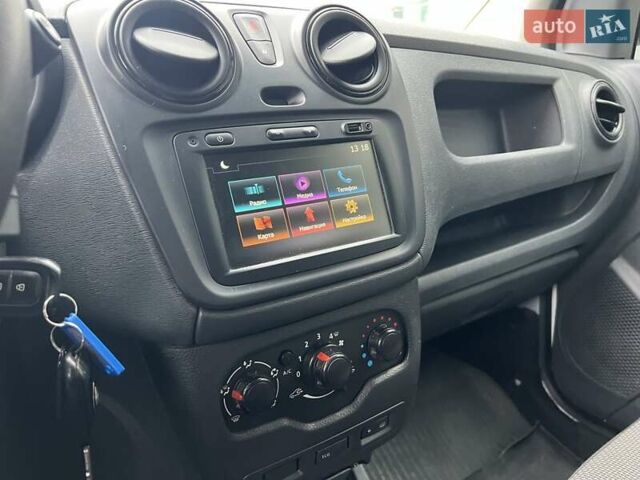 Белый Рено Dokker, объемом двигателя 1.5 л и пробегом 230 тыс. км за 9200 $, фото 21 на Automoto.ua