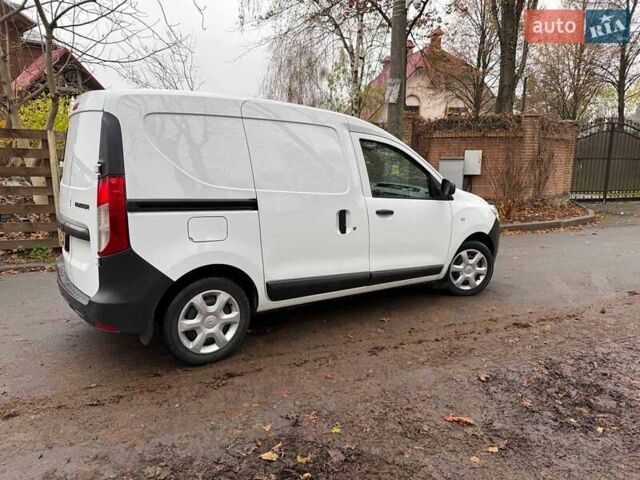 Белый Рено Dokker, объемом двигателя 1.5 л и пробегом 87 тыс. км за 12990 $, фото 4 на Automoto.ua