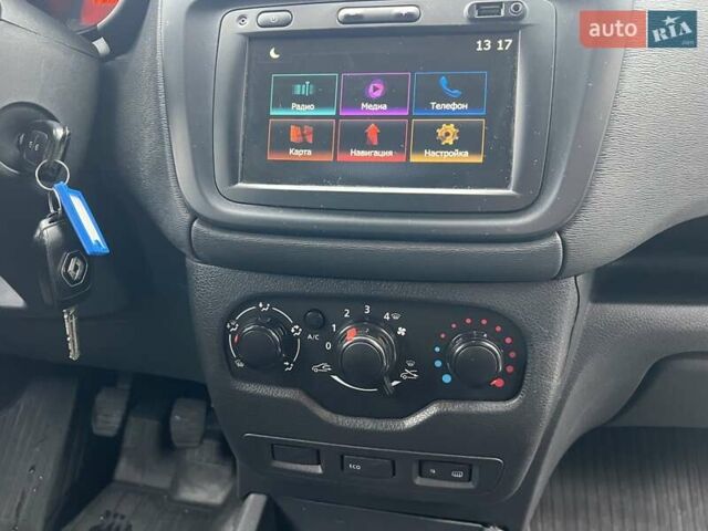 Белый Рено Dokker, объемом двигателя 1.5 л и пробегом 230 тыс. км за 9200 $, фото 18 на Automoto.ua