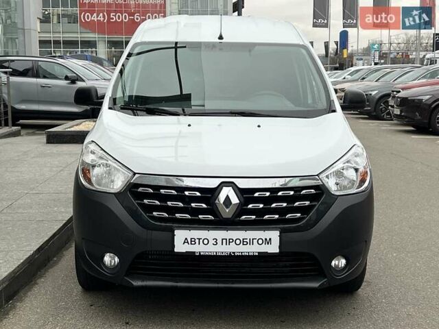 Белый Рено Dokker, объемом двигателя 1.5 л и пробегом 230 тыс. км за 9200 $, фото 1 на Automoto.ua