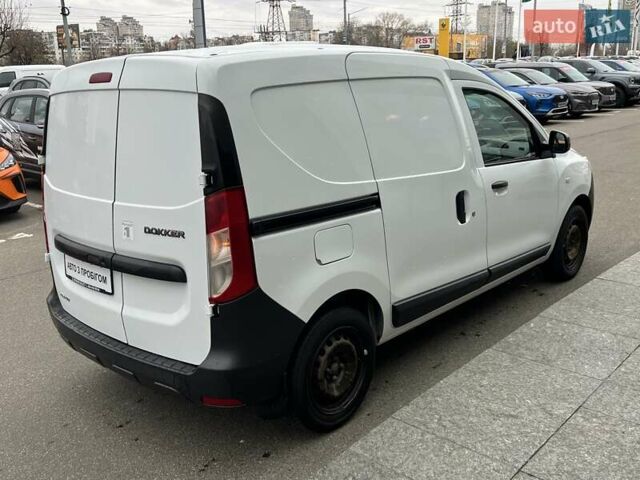 Белый Рено Dokker, объемом двигателя 1.5 л и пробегом 230 тыс. км за 9200 $, фото 6 на Automoto.ua