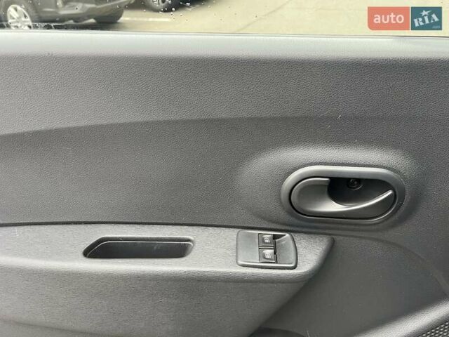 Белый Рено Dokker, объемом двигателя 1.5 л и пробегом 230 тыс. км за 9200 $, фото 12 на Automoto.ua