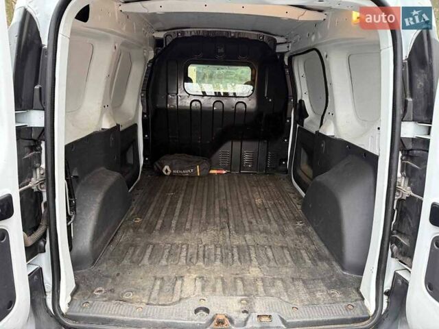 Белый Рено Dokker, объемом двигателя 1.5 л и пробегом 87 тыс. км за 12990 $, фото 14 на Automoto.ua