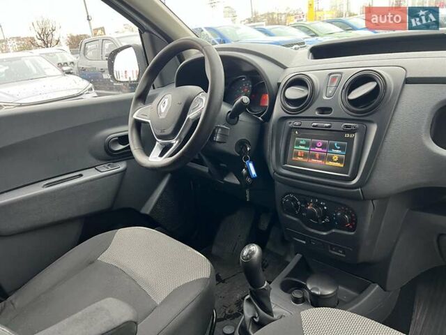 Белый Рено Dokker, объемом двигателя 1.5 л и пробегом 230 тыс. км за 9200 $, фото 17 на Automoto.ua