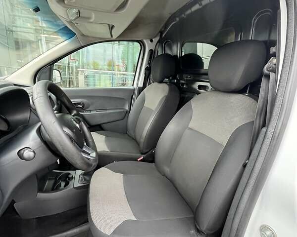 Білий Рено Dokker, об'ємом двигуна 1.5 л та пробігом 258 тис. км за 8842 $, фото 13 на Automoto.ua
