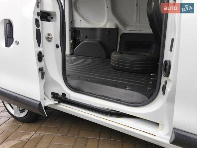 Білий Рено Dokker, об'ємом двигуна 1.6 л та пробігом 136 тис. км за 9200 $, фото 16 на Automoto.ua