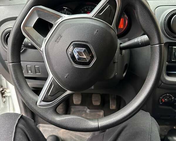 Білий Рено Dokker, об'ємом двигуна 1.5 л та пробігом 87 тис. км за 13000 $, фото 12 на Automoto.ua