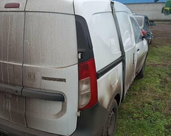 Белый Рено Dokker, объемом двигателя 1.46 л и пробегом 100 тыс. км за 6900 $, фото 7 на Automoto.ua