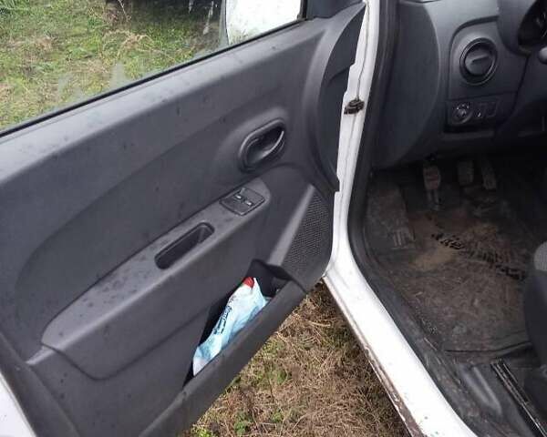 Белый Рено Dokker, объемом двигателя 1.46 л и пробегом 100 тыс. км за 6900 $, фото 10 на Automoto.ua