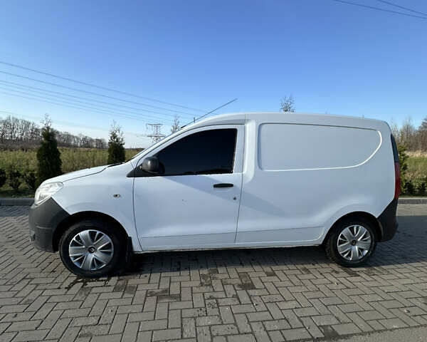 Белый Рено Dokker, объемом двигателя 1.6 л и пробегом 214 тыс. км за 5300 $, фото 1 на Automoto.ua