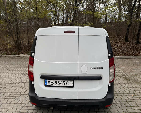 Белый Рено Dokker, объемом двигателя 1.5 л и пробегом 261 тыс. км за 6500 $, фото 3 на Automoto.ua