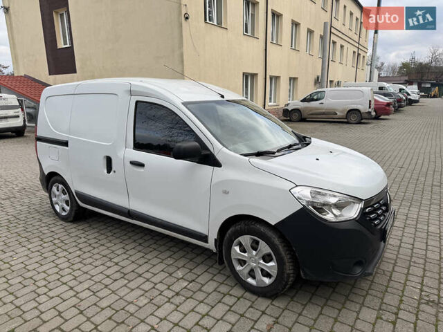 Белый Рено Dokker, объемом двигателя 1.5 л и пробегом 261 тыс. км за 6500 $, фото 2 на Automoto.ua